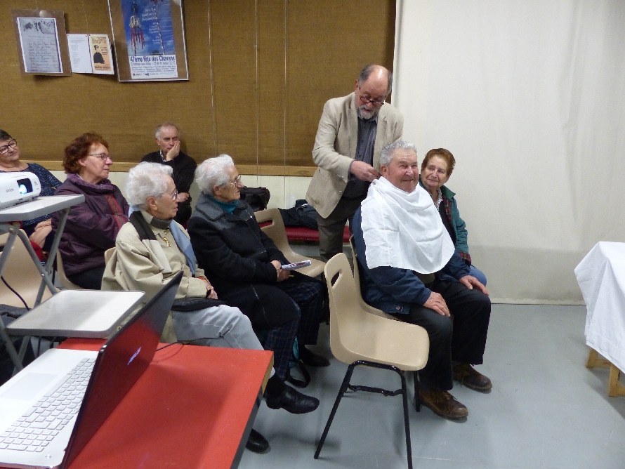 Jean-Paul essaie de joindre les deux bouts